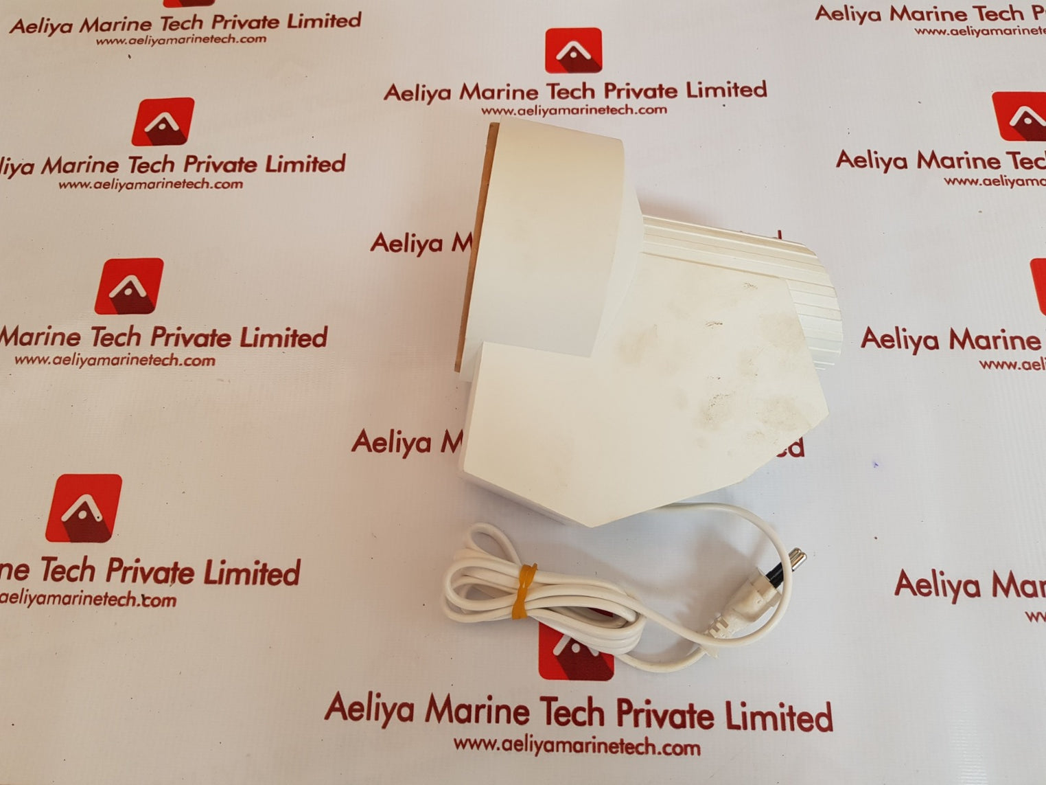 Efbe-schott infrared red lamp for effective pain relief 