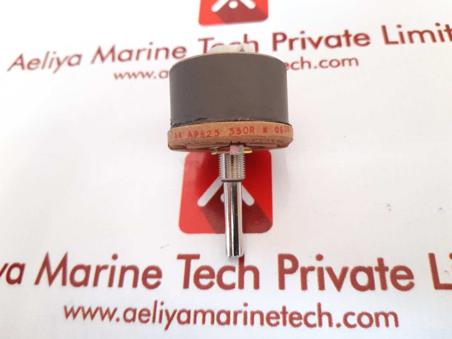 Japan resistor apr25 350r k 0638