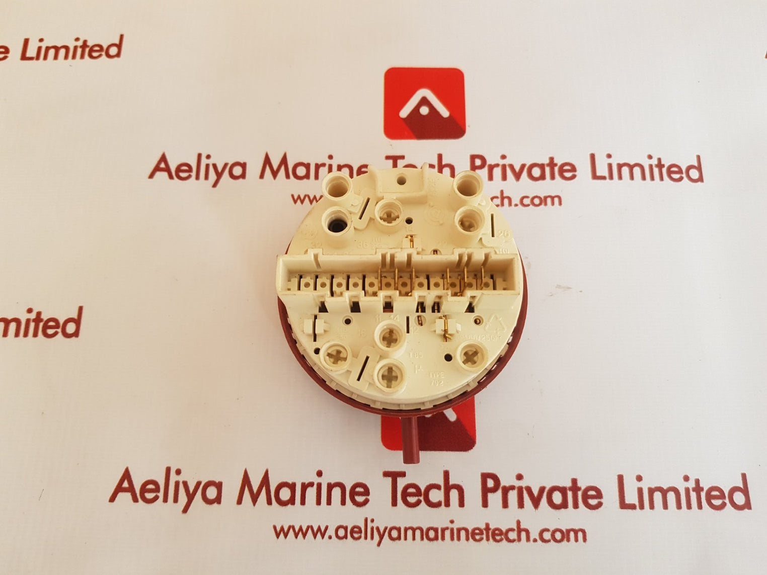 318/10 792038_471885901