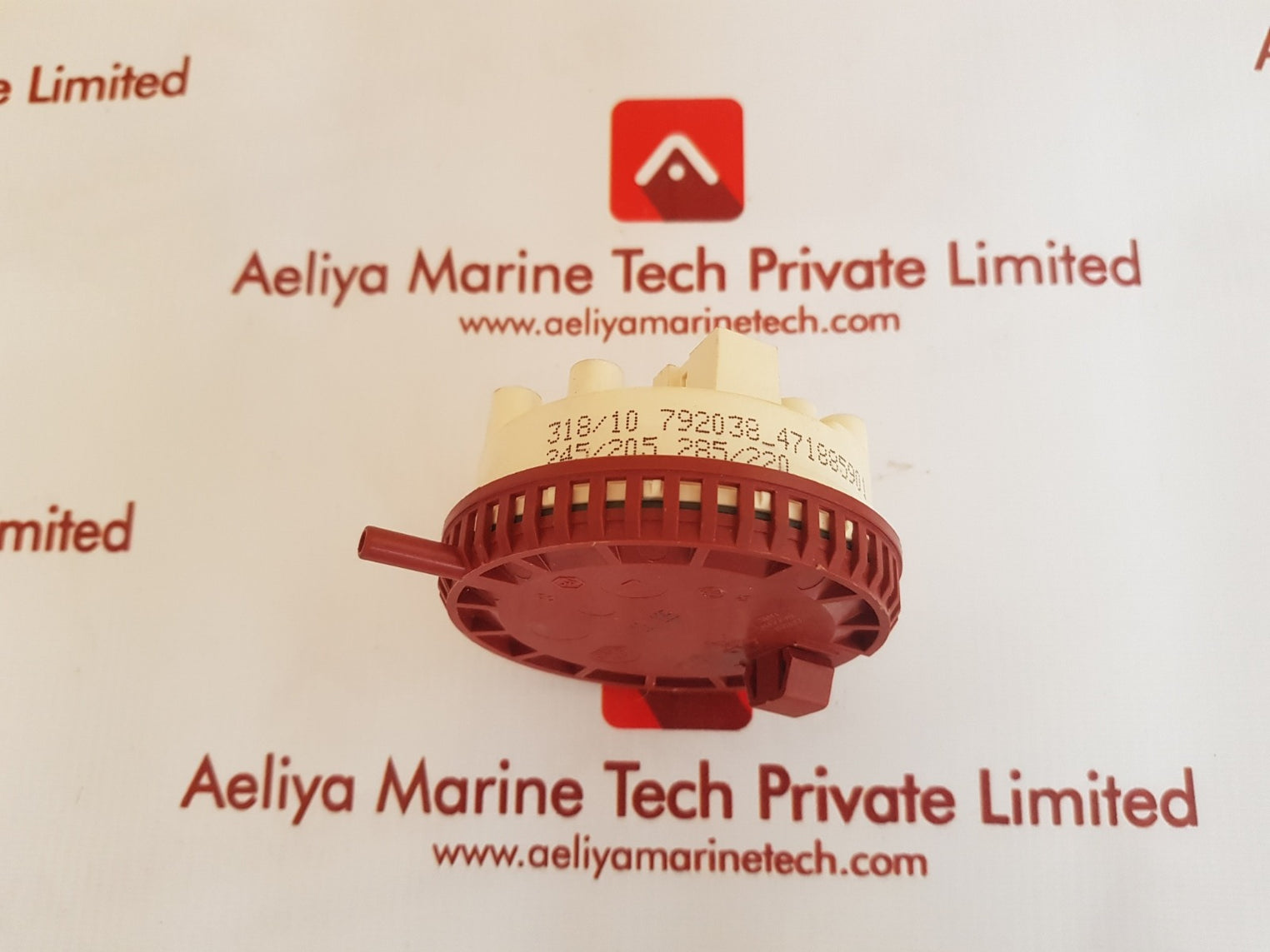 318/10 792038_471885901