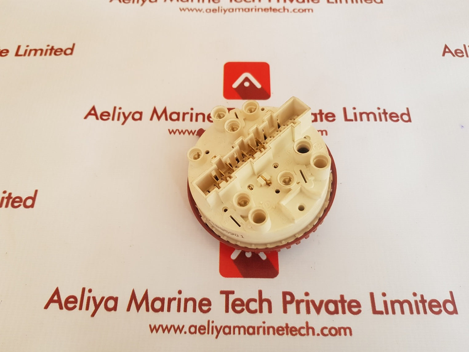 318/10 792038_471885901