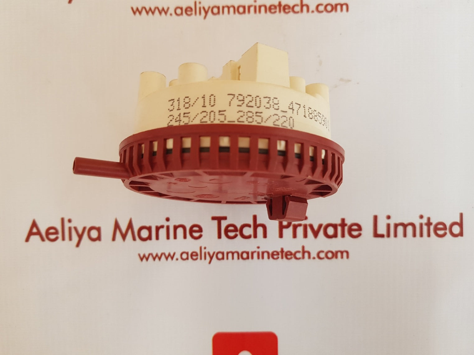 318/10 792038_471885901