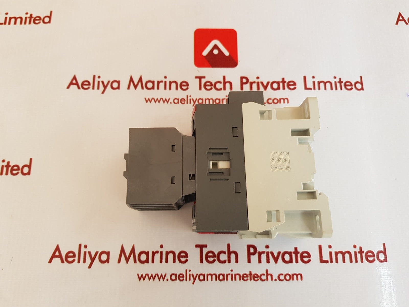 Abb nf44e-13 relay 100-250v50/60hz-dc coil