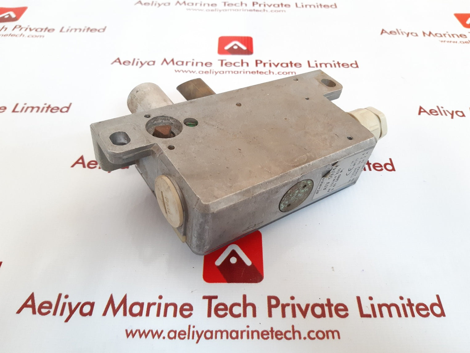 Schmersal av 15lhe4 x35 u 45 grad n landing door interlock switch