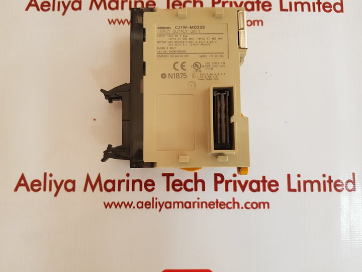Omron cj1w-md233 input output unit 24v