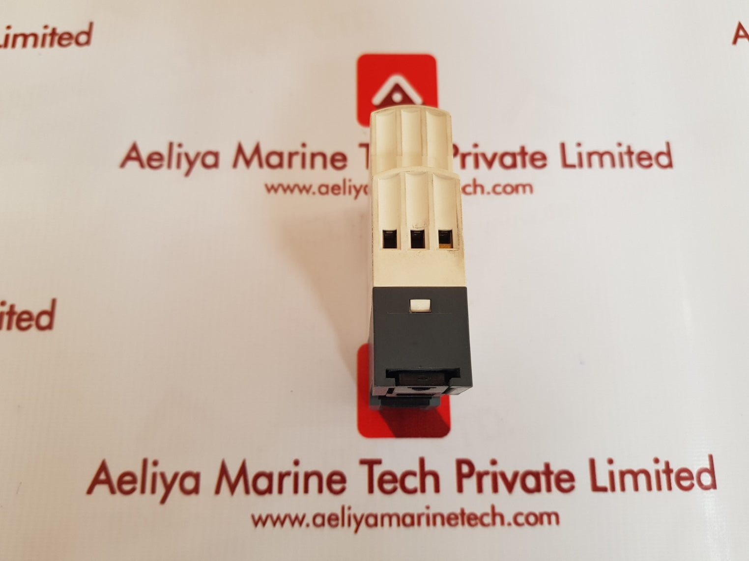 Telemecanique re7tl11bu on delay timer relay 