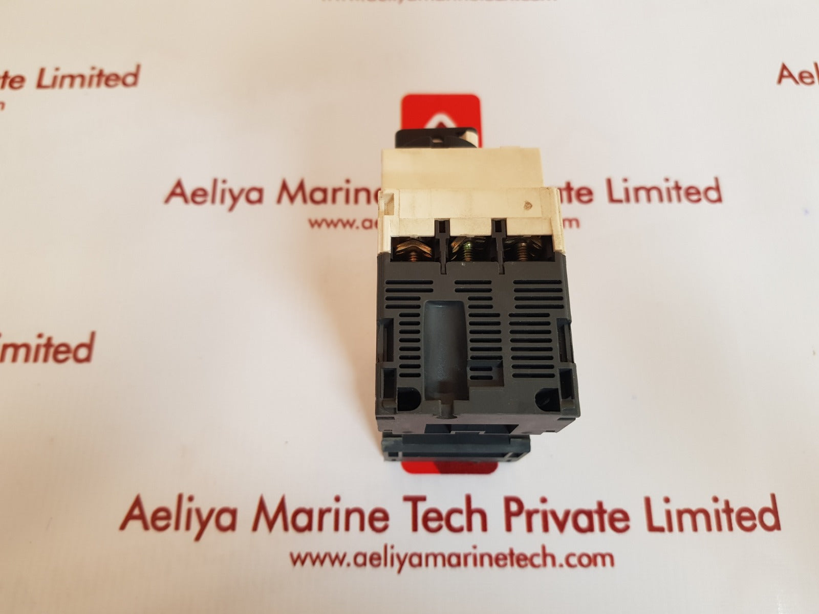 Telemecanique gv2-p 32/24-32 a motor circuit breaker