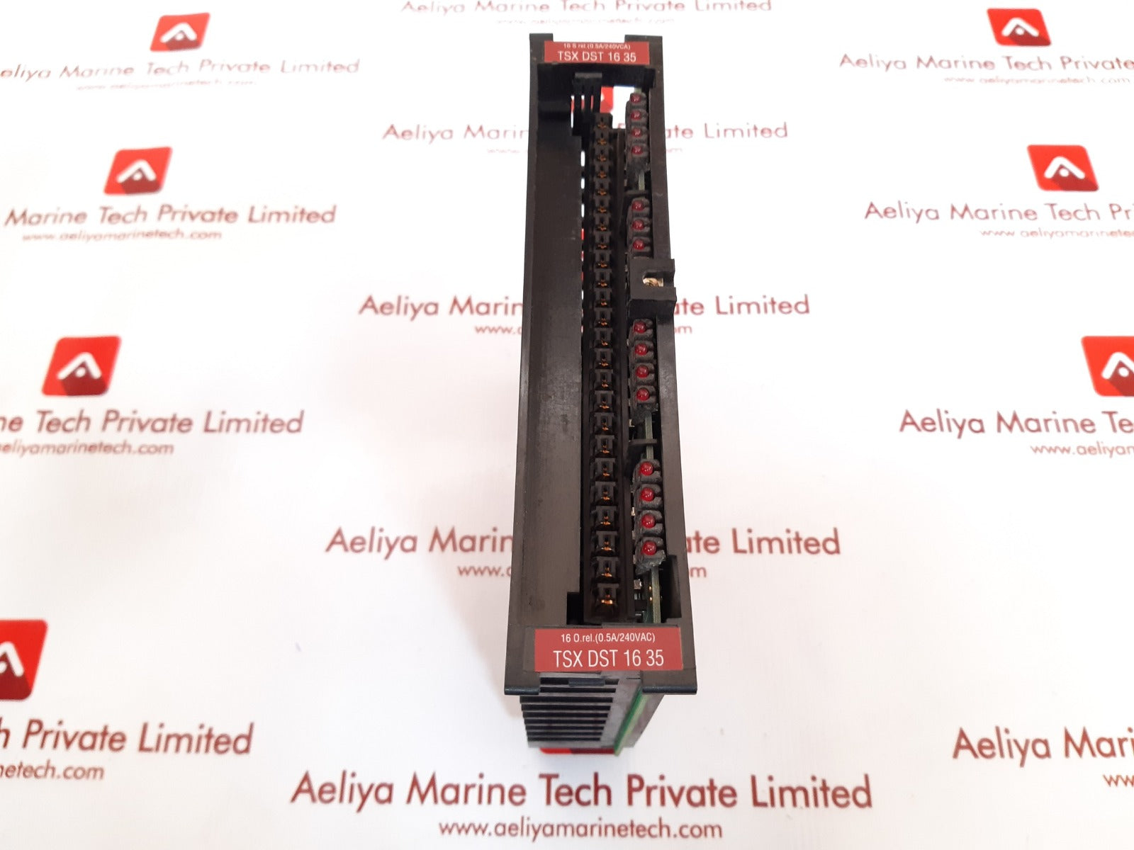 Schneider tsxdst1635 digital output module      