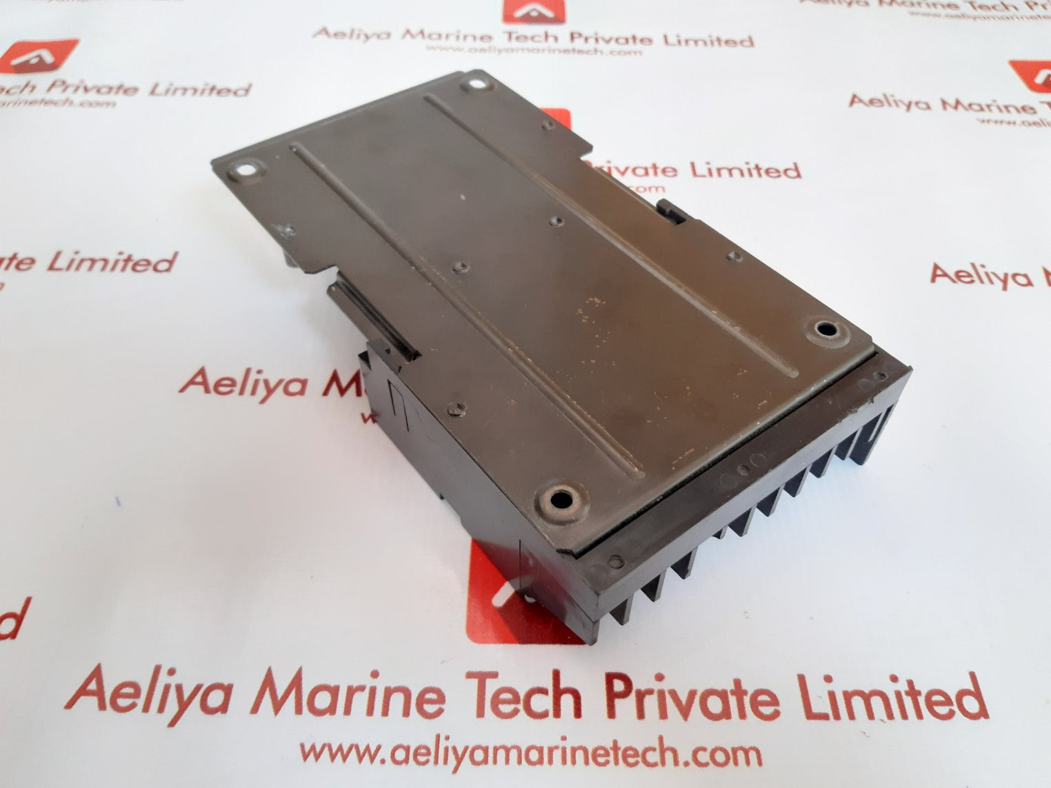 Idec izumi pfj-t162cu transistor input unit with  pfj-eb1u base plate 