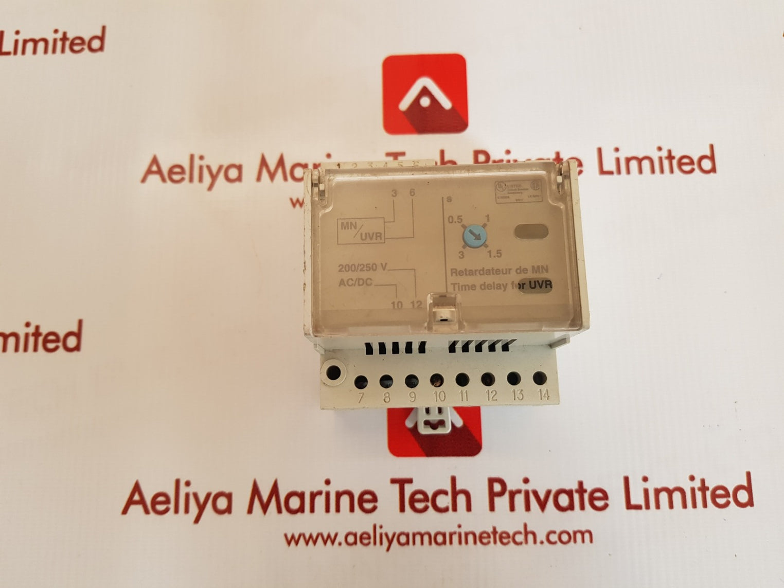 Schneider electric 33682 de mn time delay 