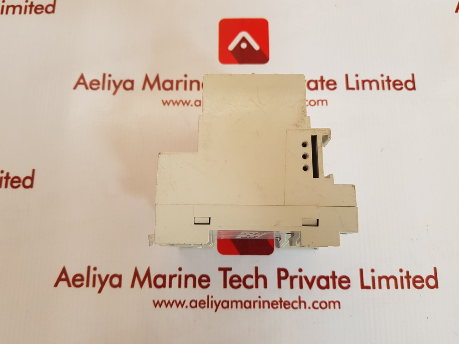 Schneider electric 33682 de mn time delay 