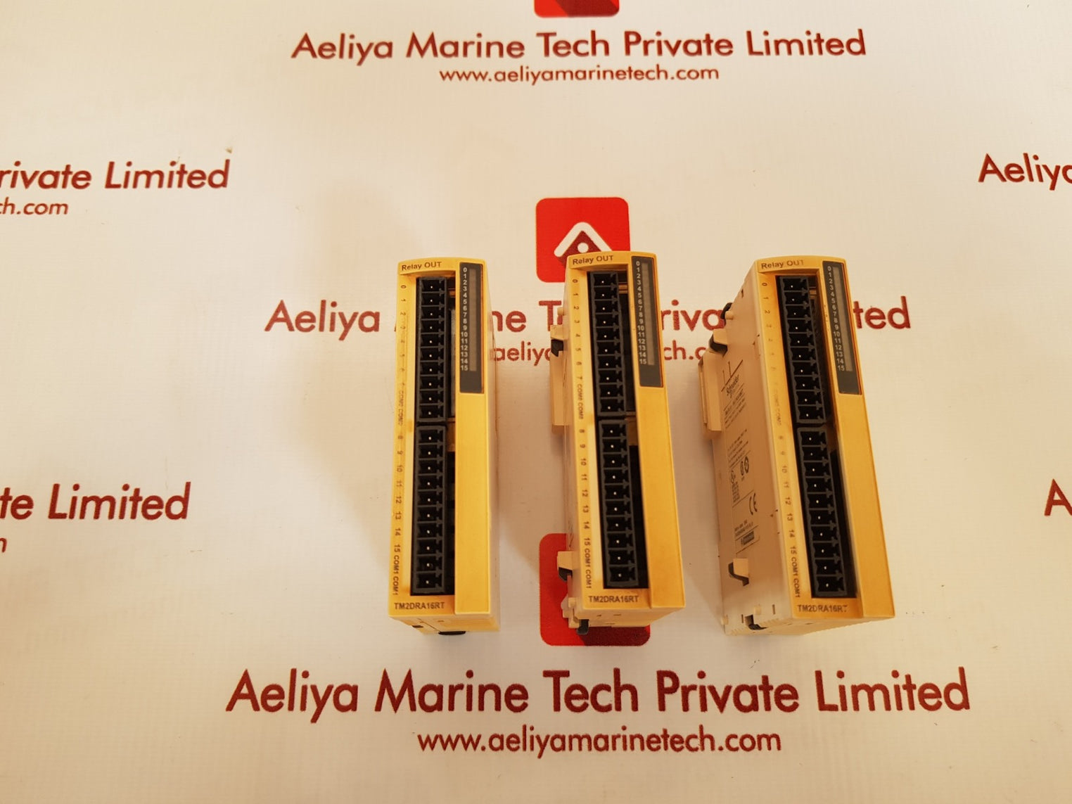 Schneider electric tm2dra16rt output module 