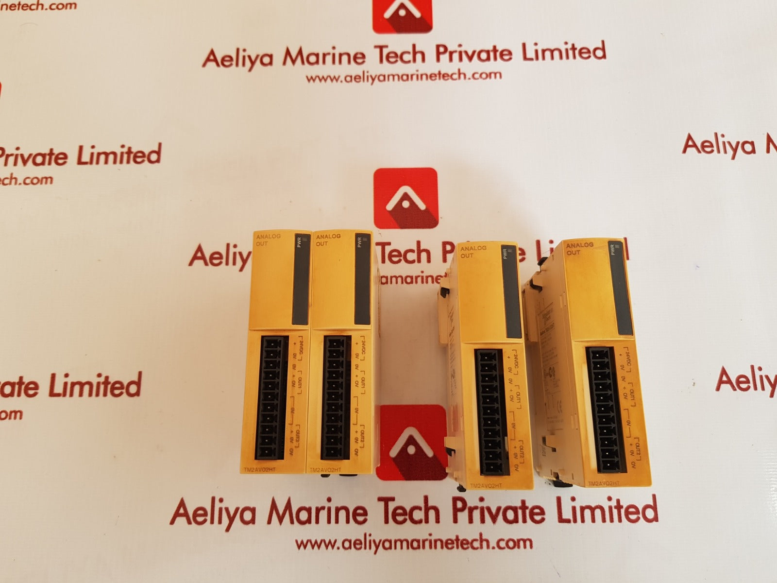 Schneider tm2avo2ht analog module 