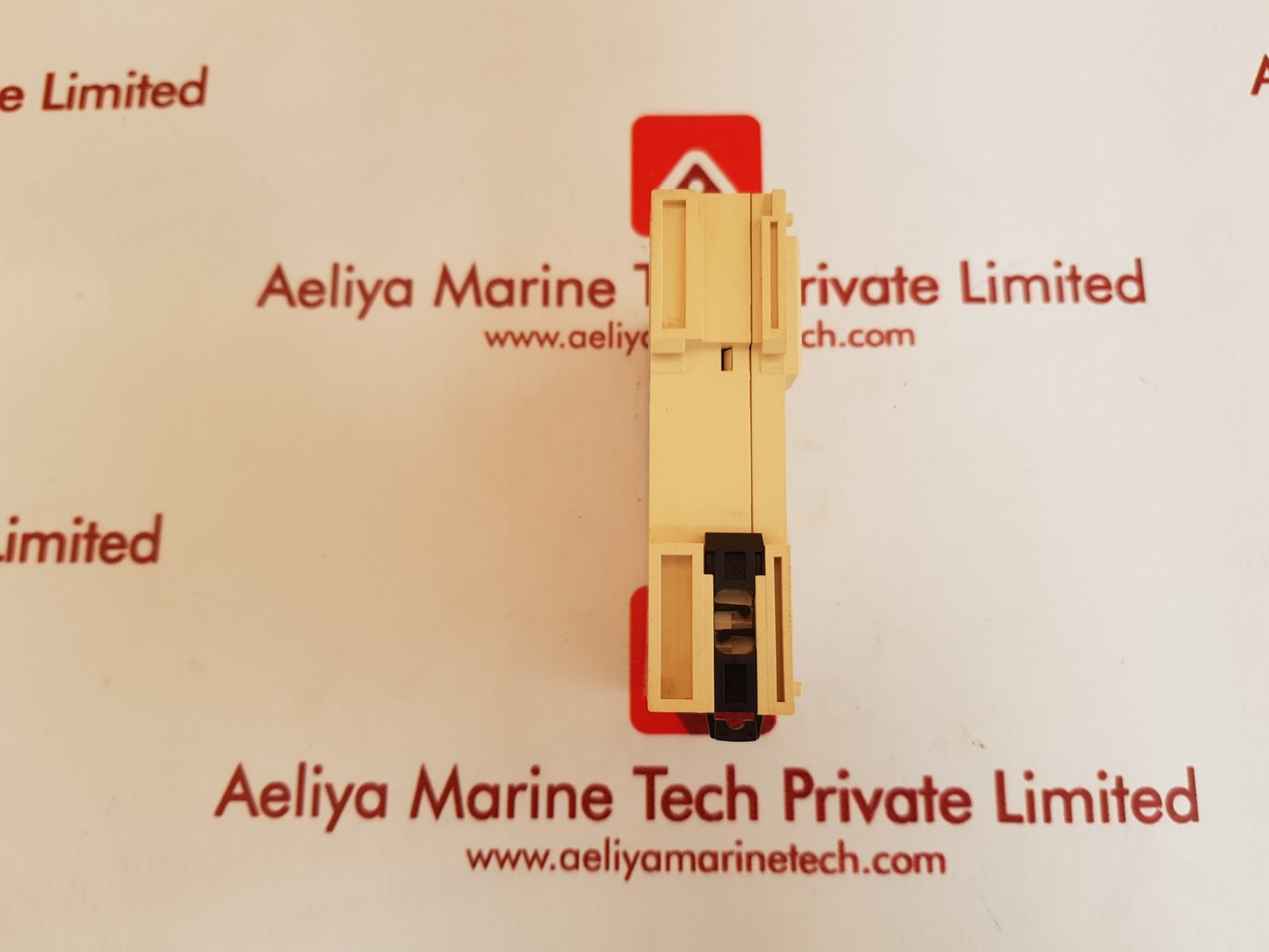 Schneider tm2avo2ht analog module 