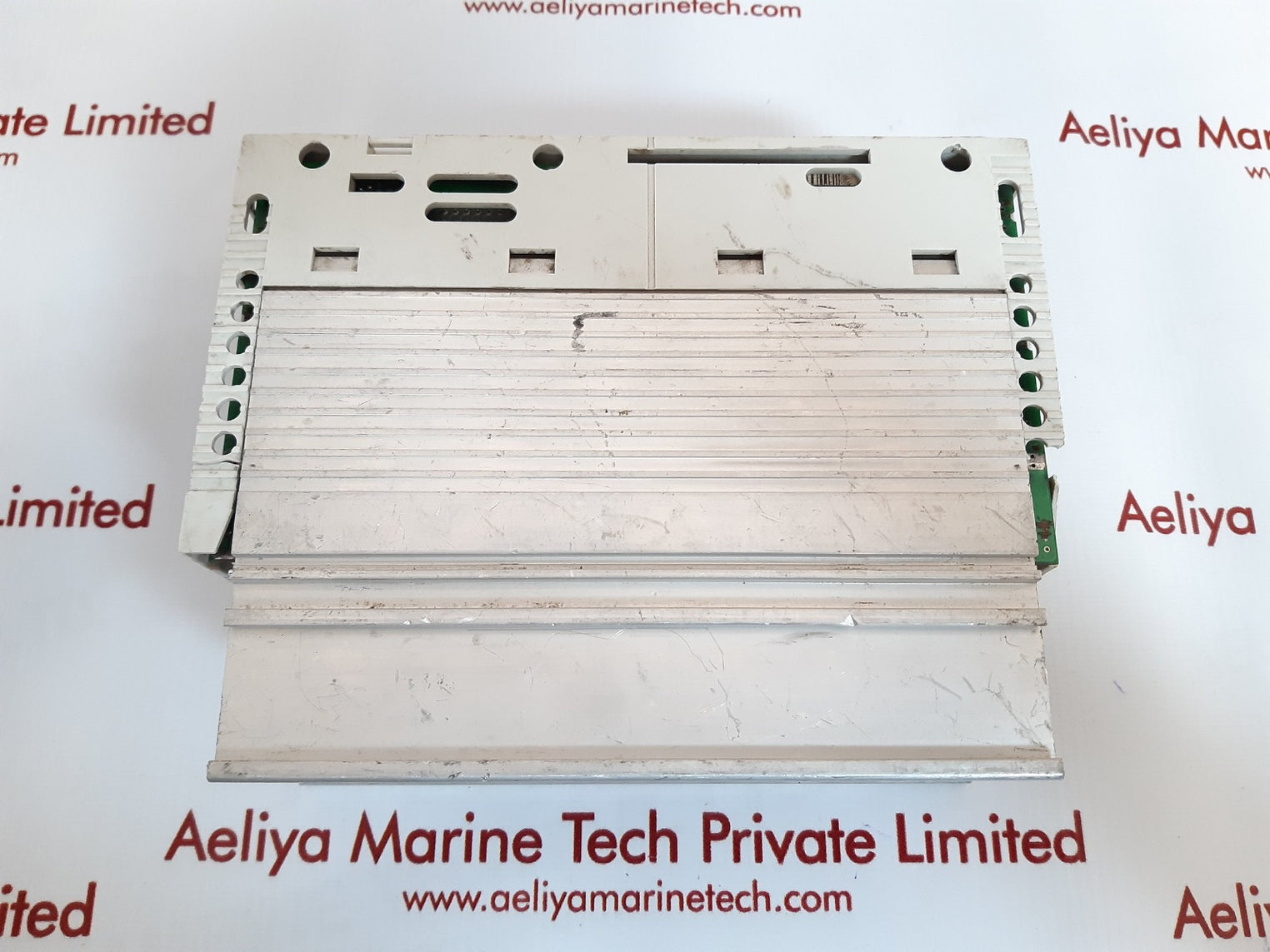 Lenze e82ev551 - 2c200 inverter drive