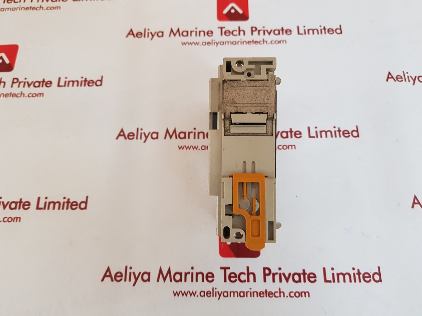 Omron cqm1-od214 output unit