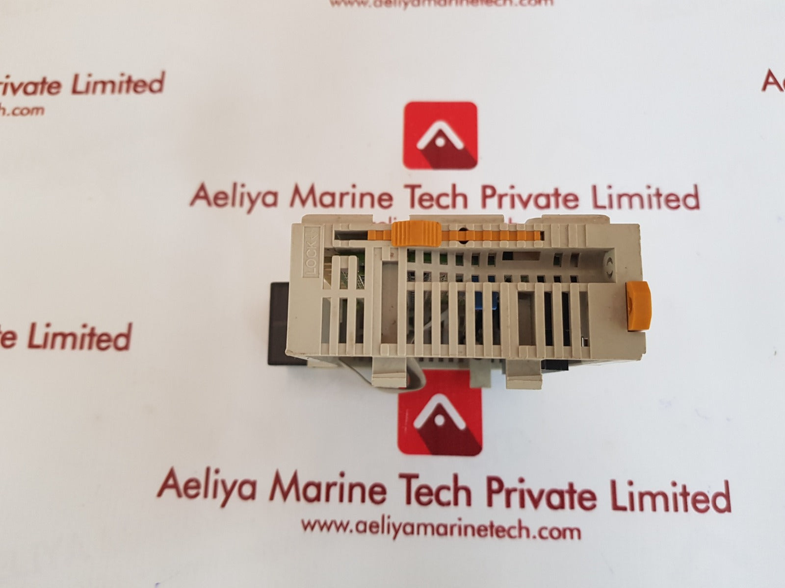 Omron cqm1-od214 output unit