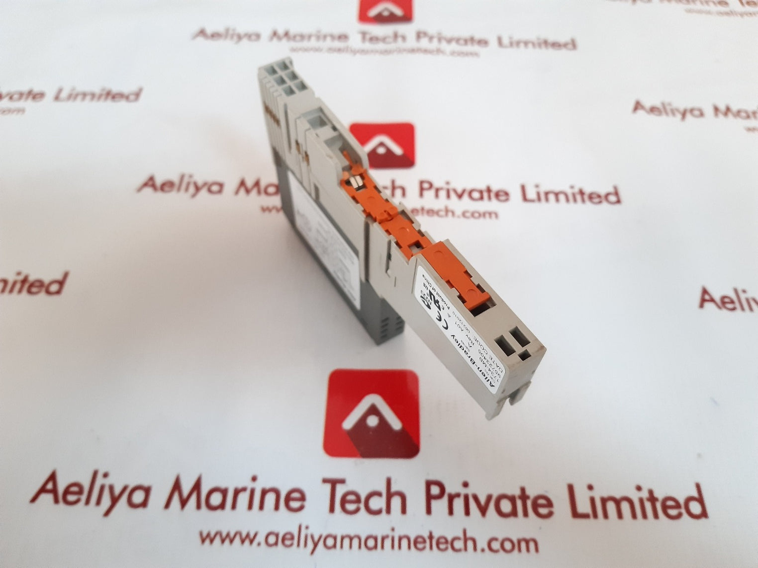 Allen-bradley 1734-ie2v ser.c input module with 1734-mb ser.a mounting base 