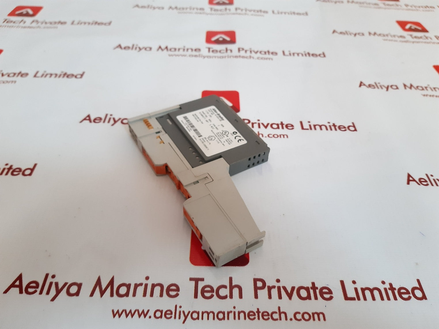 Allen-bradley 1734-ib4 ser.c input module with 1734-mb ser.a mounting base 