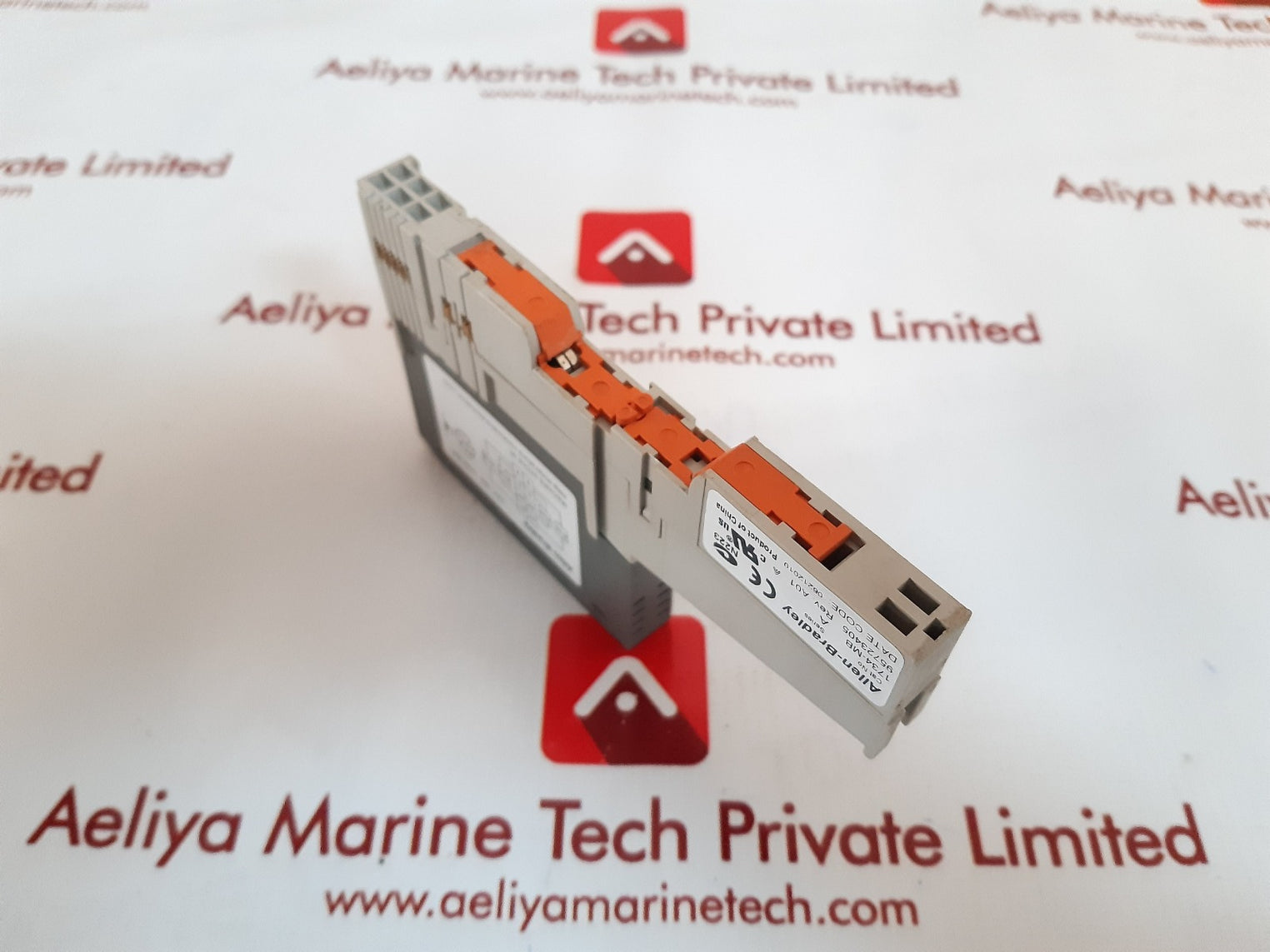 Allen-bradley 1734-ib4 ser.c input module with 1734-mb ser.a mounting base 