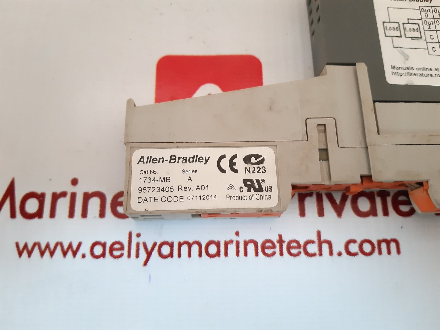 Allen-bradley 1734-ob4e ser.c input module with 1734-mb ser.a mounting base 