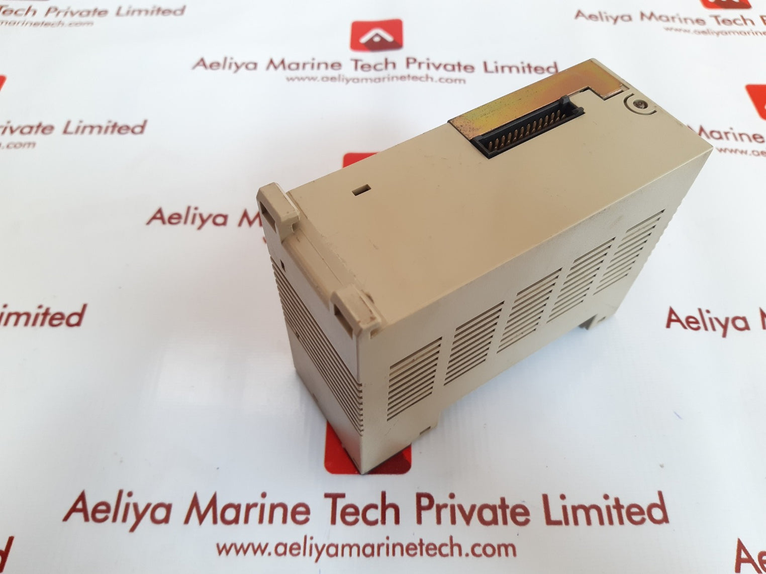 Omron c200hw-pa204s power supply unit