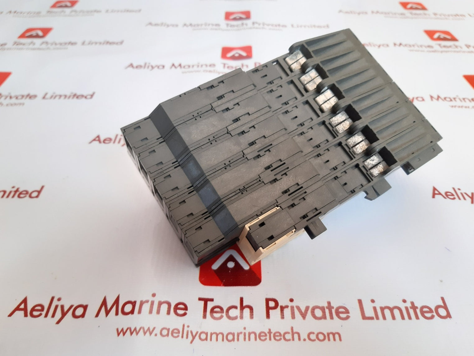 Siemens tm-p15s23-a1/tm-e15s26-a1/6es7 131-4bf00-0aa0 terminal base 