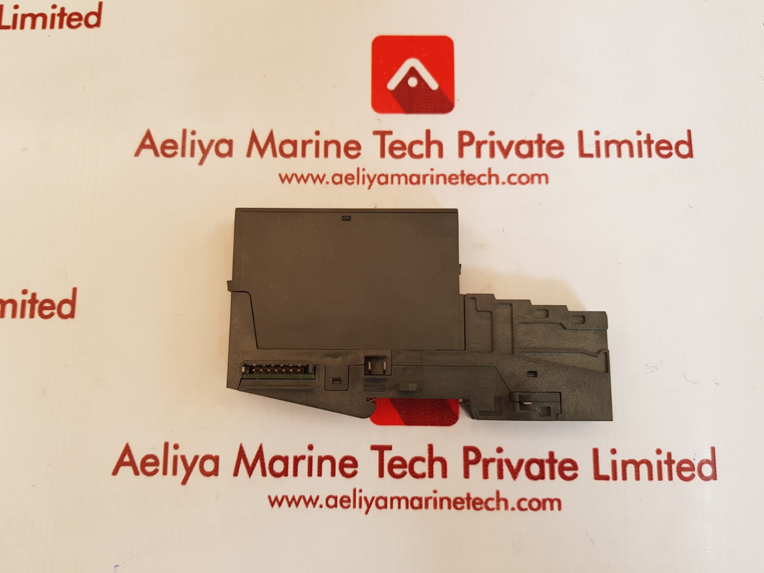 Siemens simatic s7 6es7 132-4hb00-0ab0 output module 