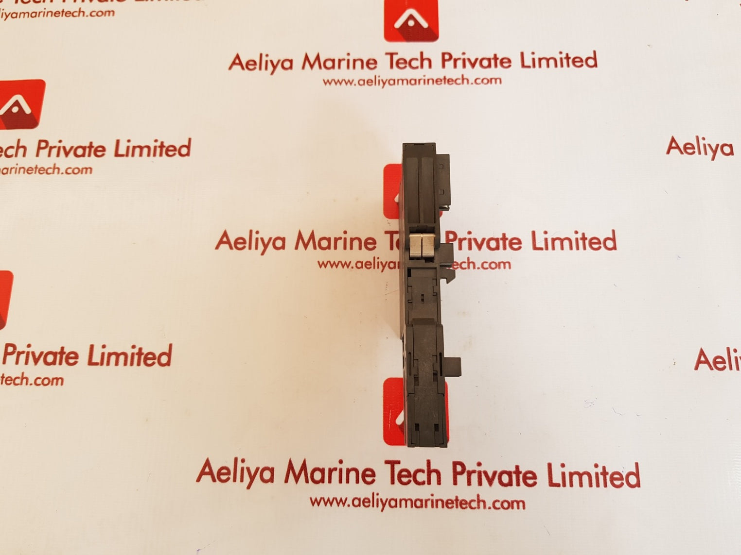 Siemens simatic s7 6es7 132-4hb00-0ab0 output module 