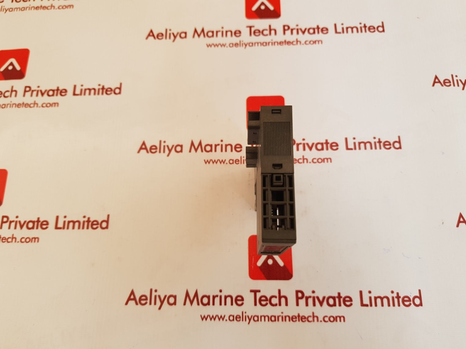 Siemens simatic s7 6es7 132-4hb00-0ab0 output module 