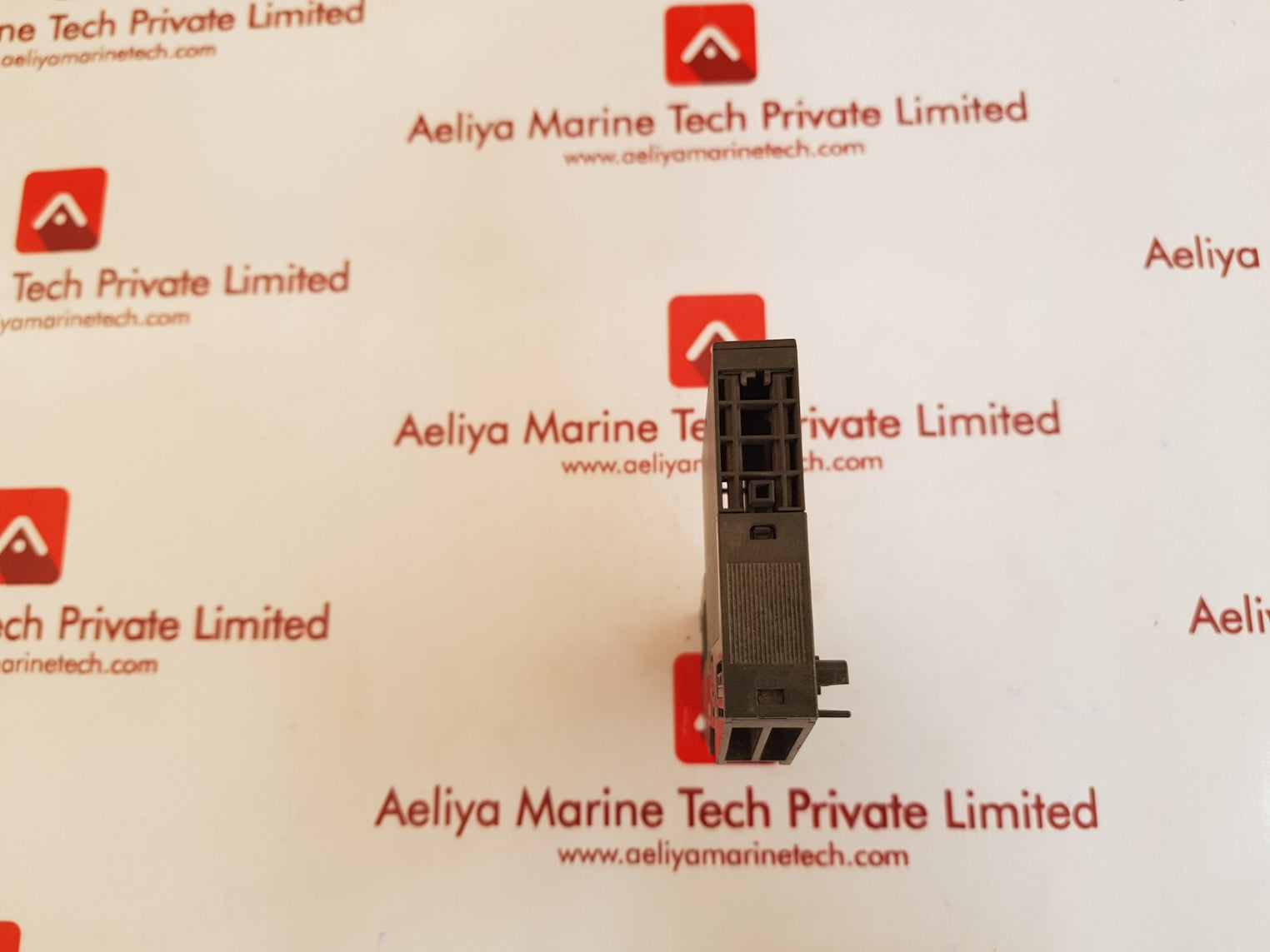 Siemens simatic s7 6es7 131-4bf00-0aa0 digital output module 