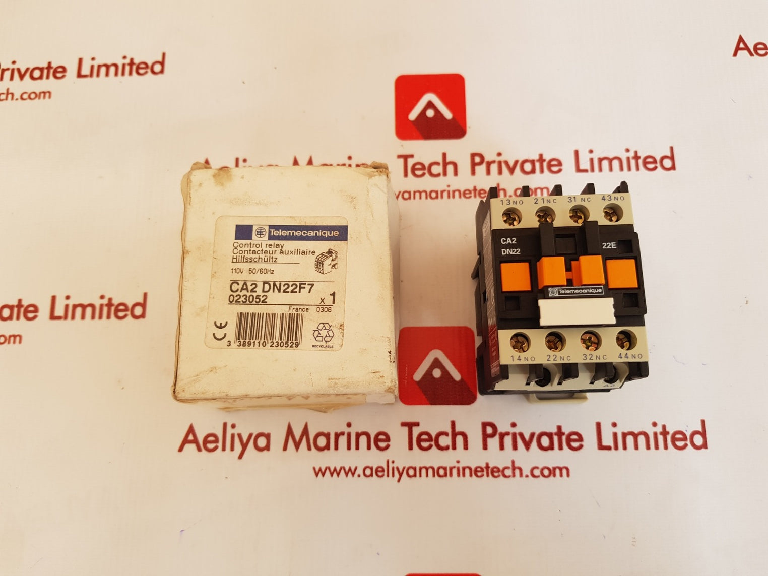 Telemecanique ca2dn22 auxiliary contactor 110v 50/60hz