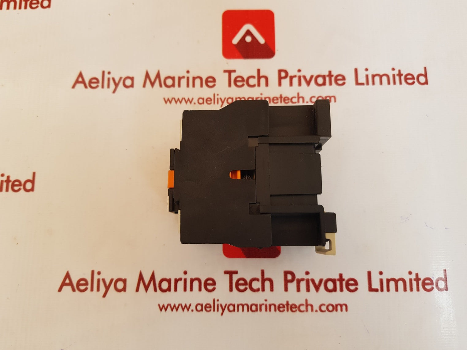 Telemecanique ca2dn22 auxiliary contactor 110v 50/60hz