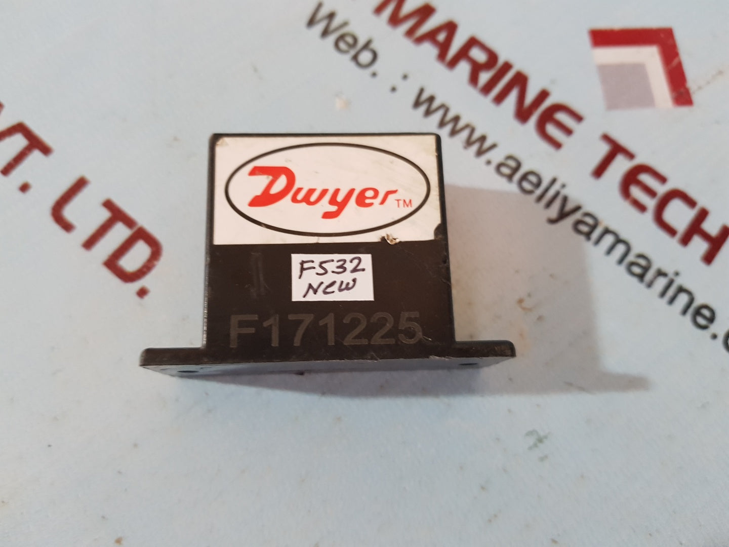 Dwyer mcs-111001 ac current switch