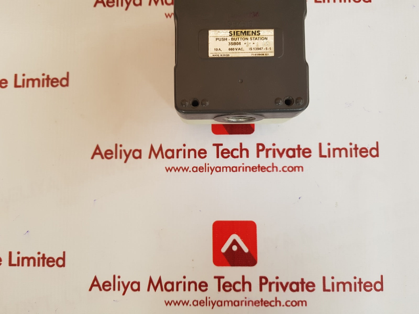 Siemens 3sb08 push-button station