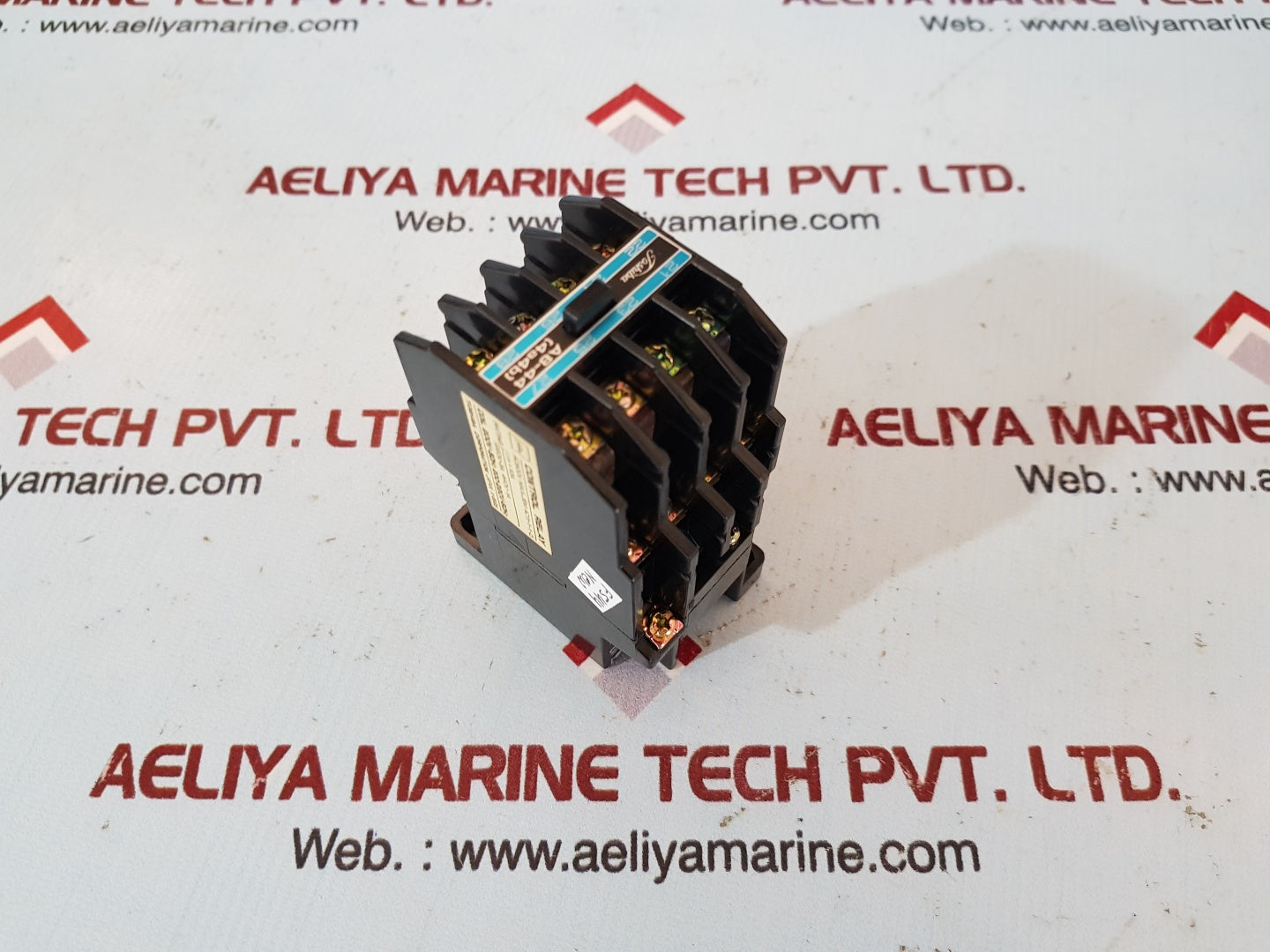 Toshiba a8-44 (4a4b) ac control relay