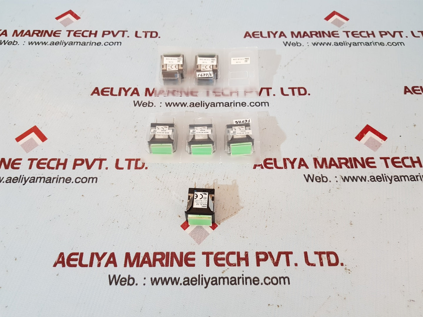 Idec ma3l-m push-button switch 12v ac/dc