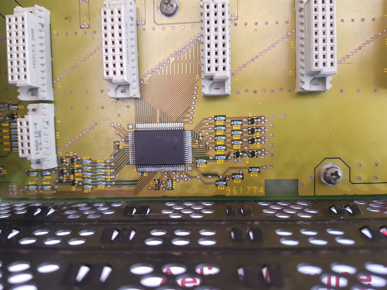 Allen-bradley 1746-p2 ser.c slc 500output module