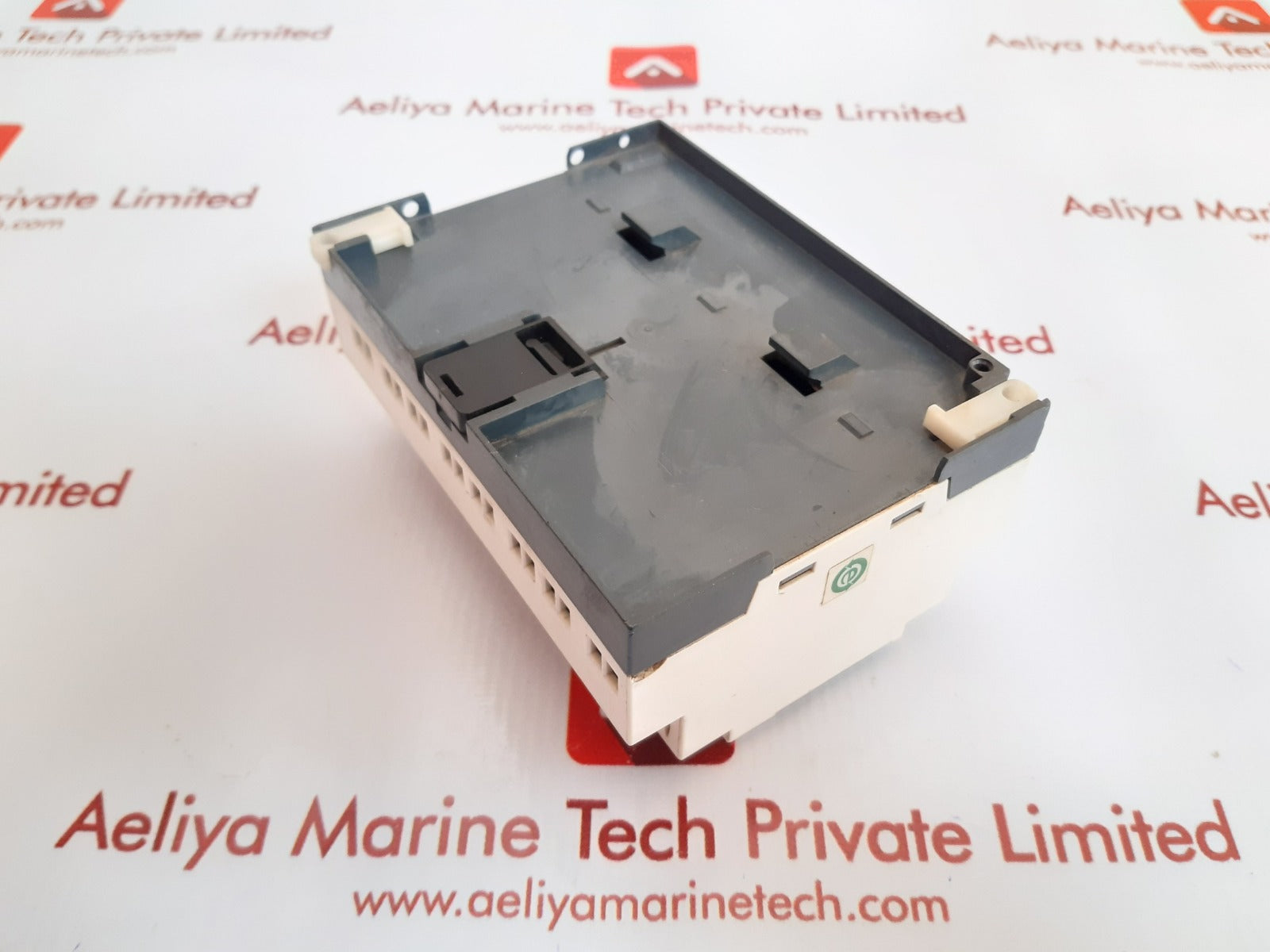 Schneider sr2 b201fu smart relay 240vac