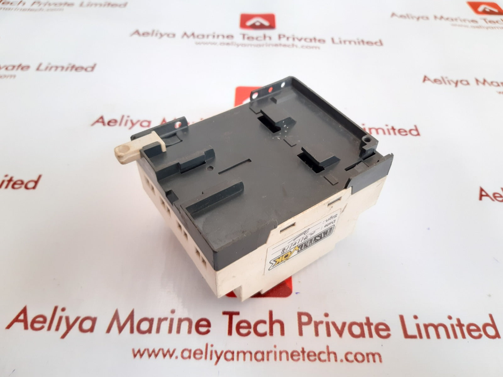 Telemecanique sr2 e121bd compact smart relay 