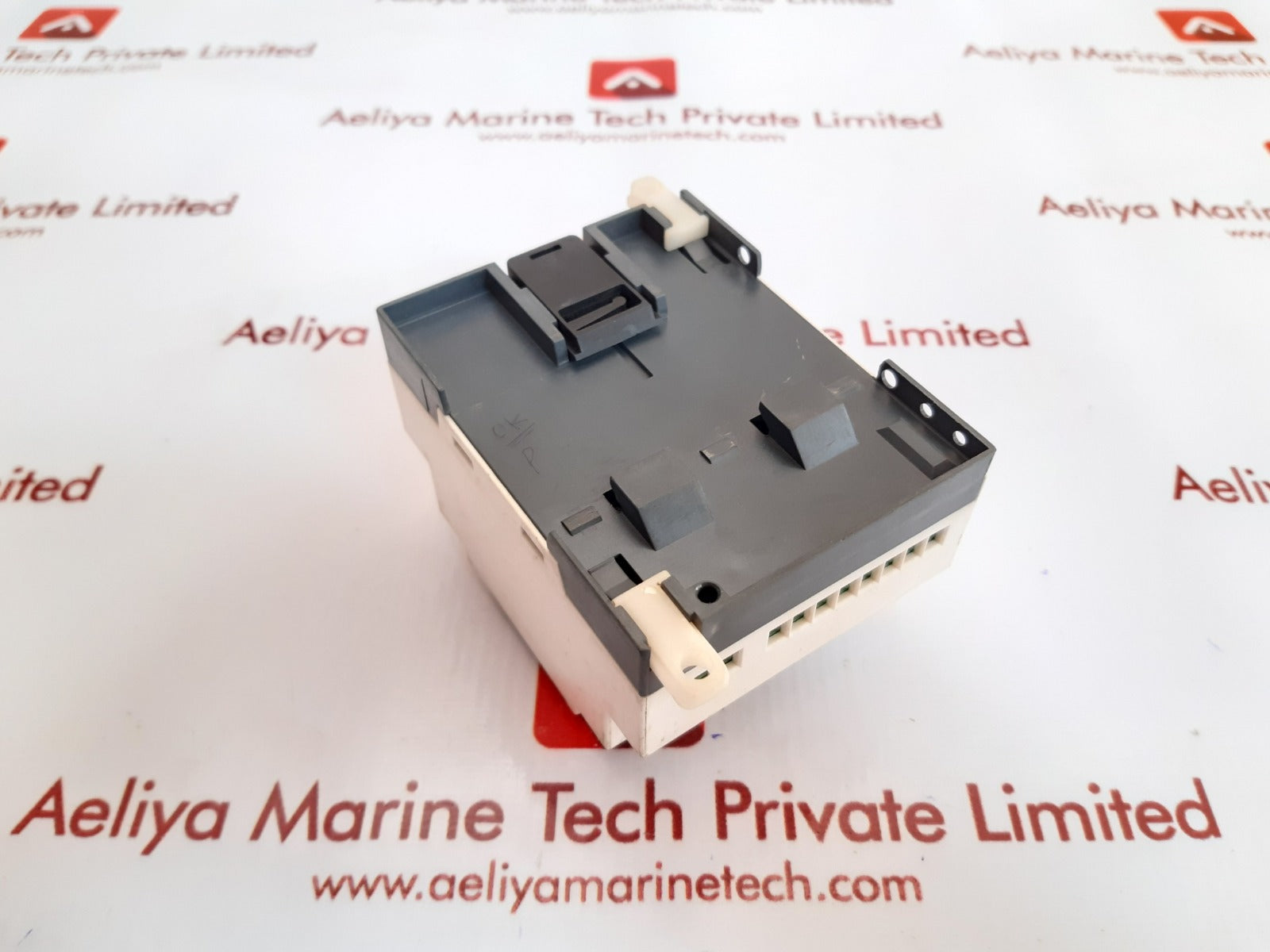 Telemecanique sr2 a101bd relay