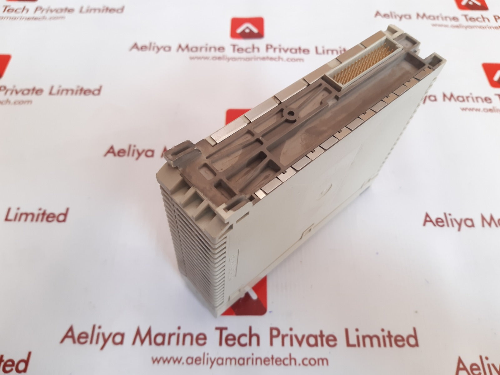 Schneider tsxasy800 analog output module 