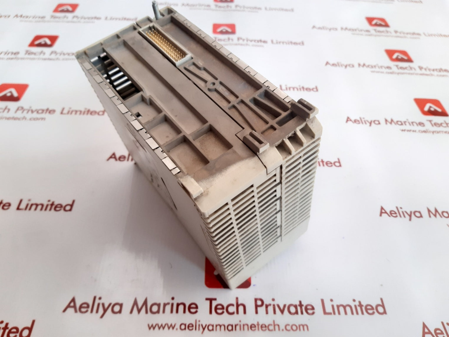 Schneider tsx p57203m plc processor 