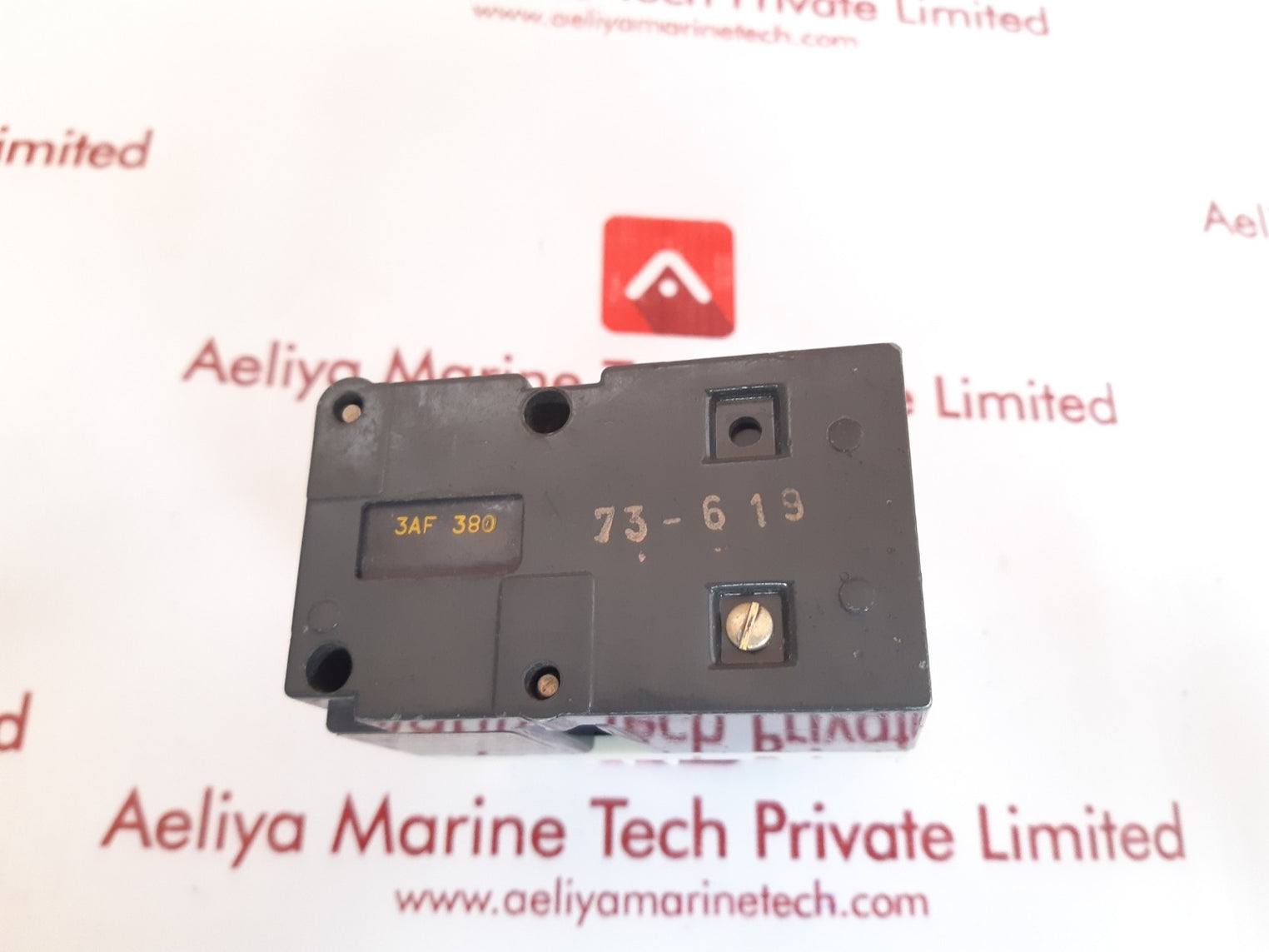 Telemecanique ca2-ft 111 relay 380v 50hz-440v 60hz