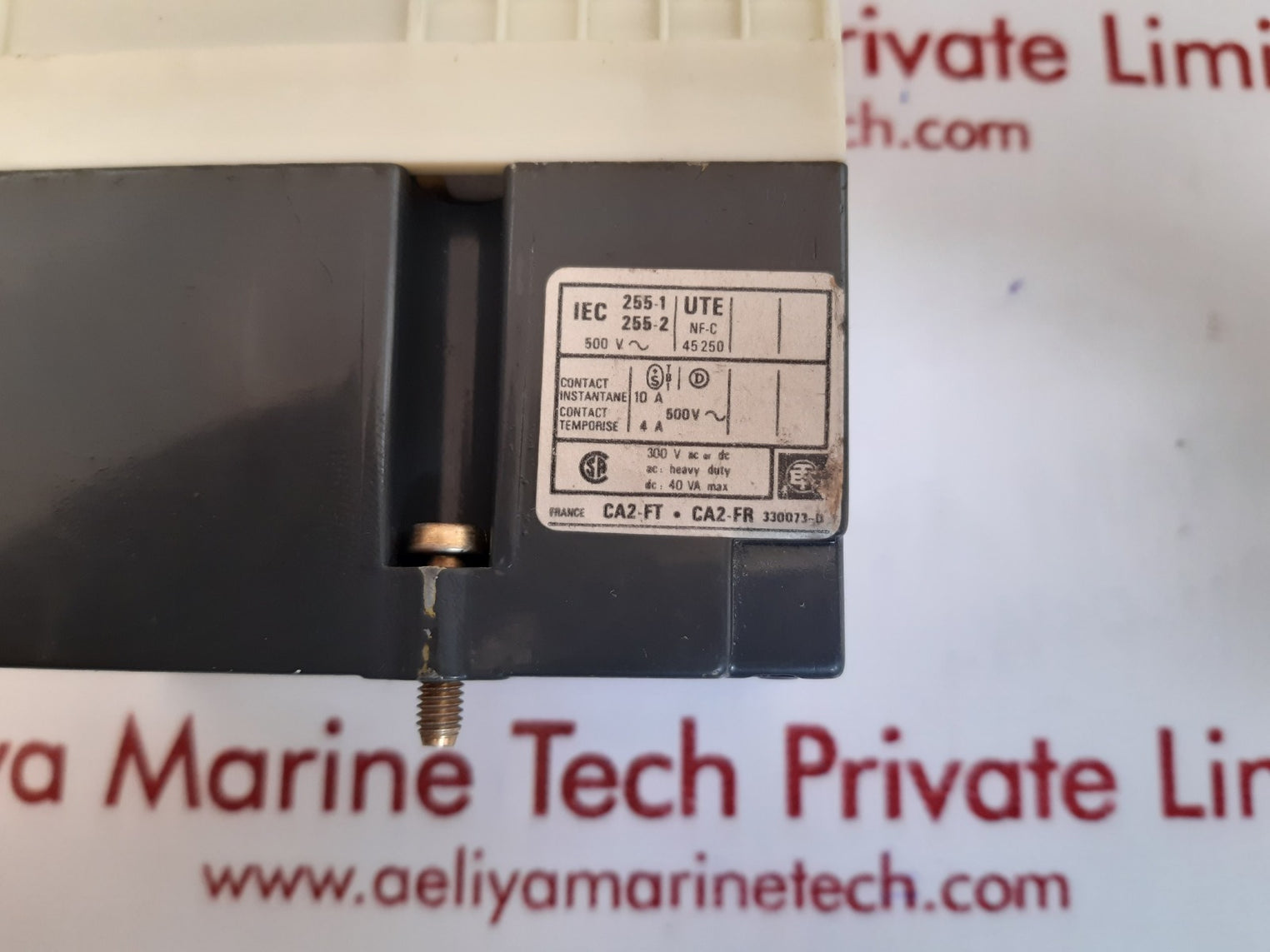 Telemecanique ca2-fr 111 time delay relay 220v 60hz