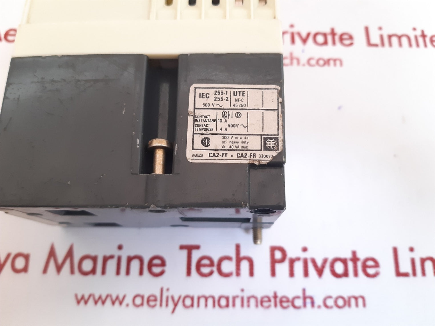 Telemecanique ca2-ft 141 aux-relay 220v 60hz