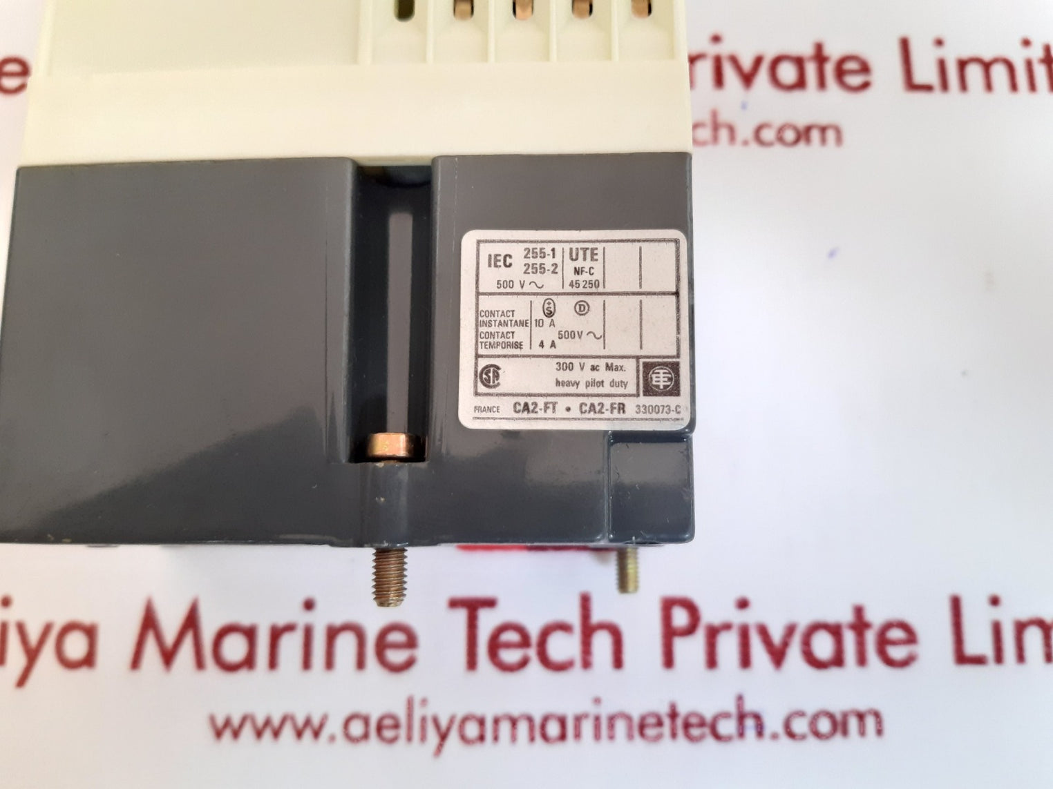 Telemecanique ca2-fr 141 relay 380v 