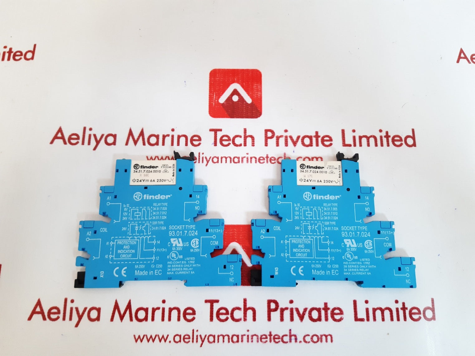 Finder 34.51.7.024.0010 relay with 93.01.7.024 socket 