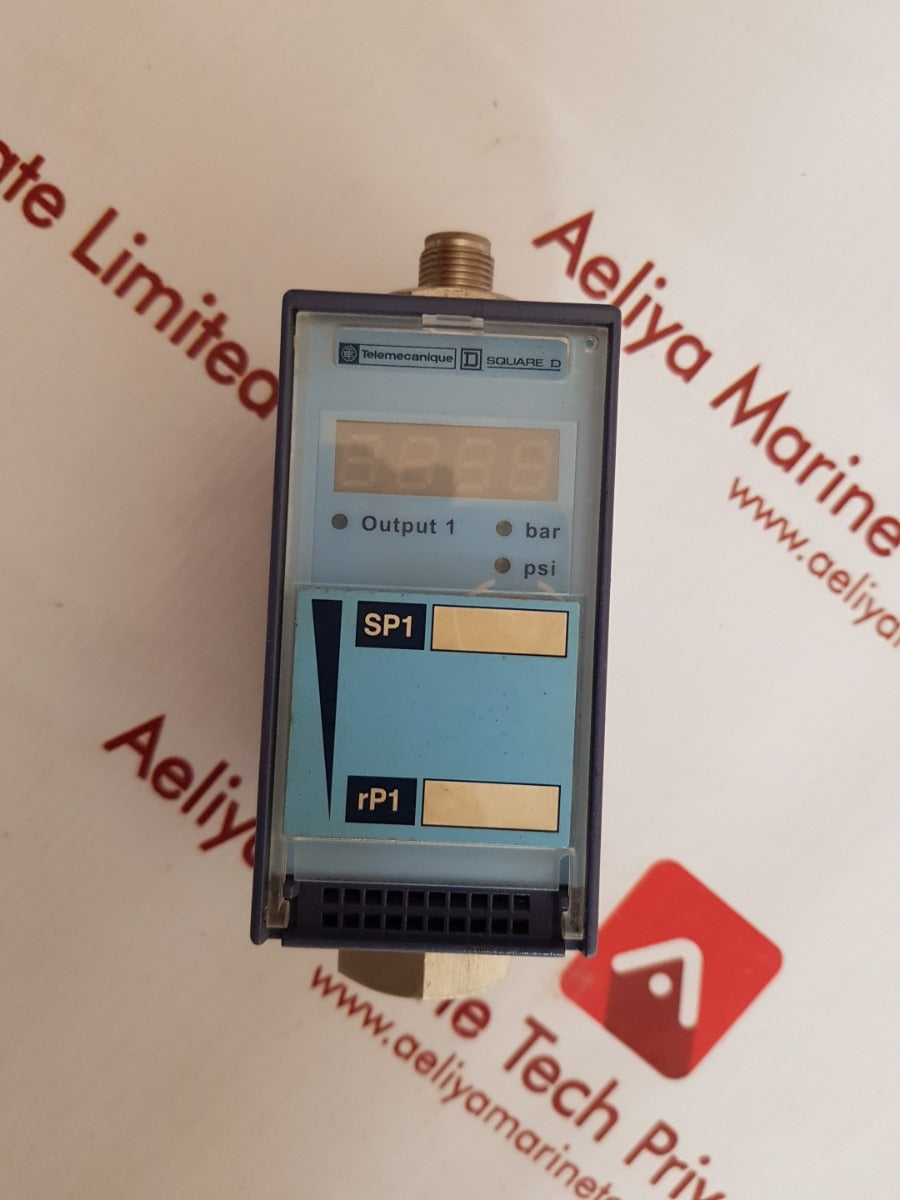 Telemecanique xml-f250d2025 universal pressure  sensor