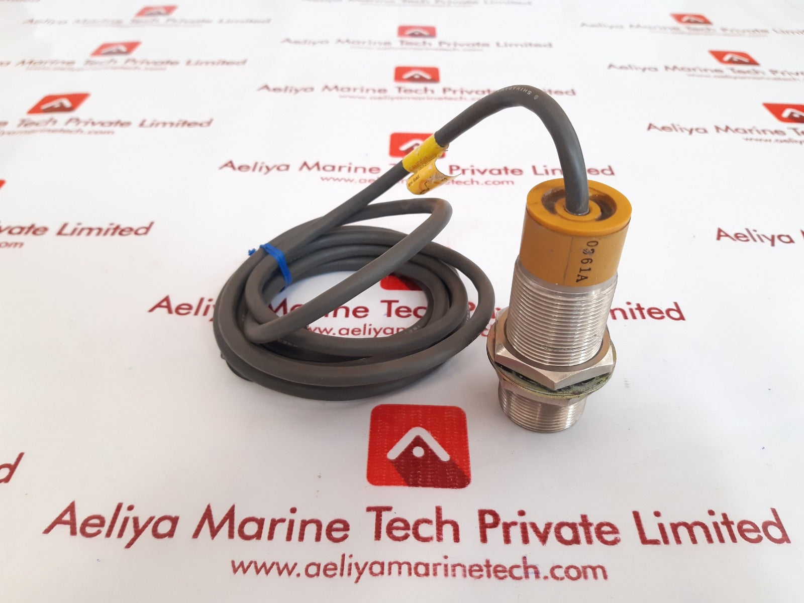 Omron tl - xy10 proximity switch 90 to 250vac